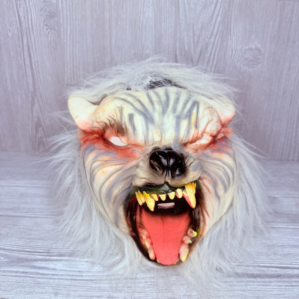 Vintage latex white / grey wolf Halloween costume mask cosplay dress up
